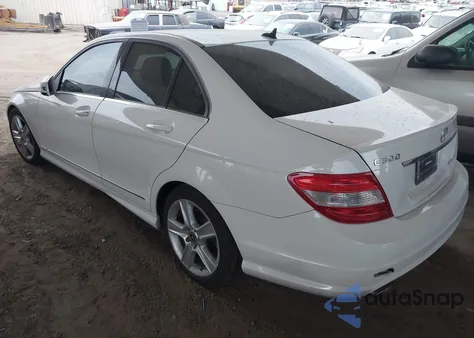 2011 Mercedes-Benz C 300 Luxury/Sport из США, поврежденный, VIN WDDGF5EB0BA514230